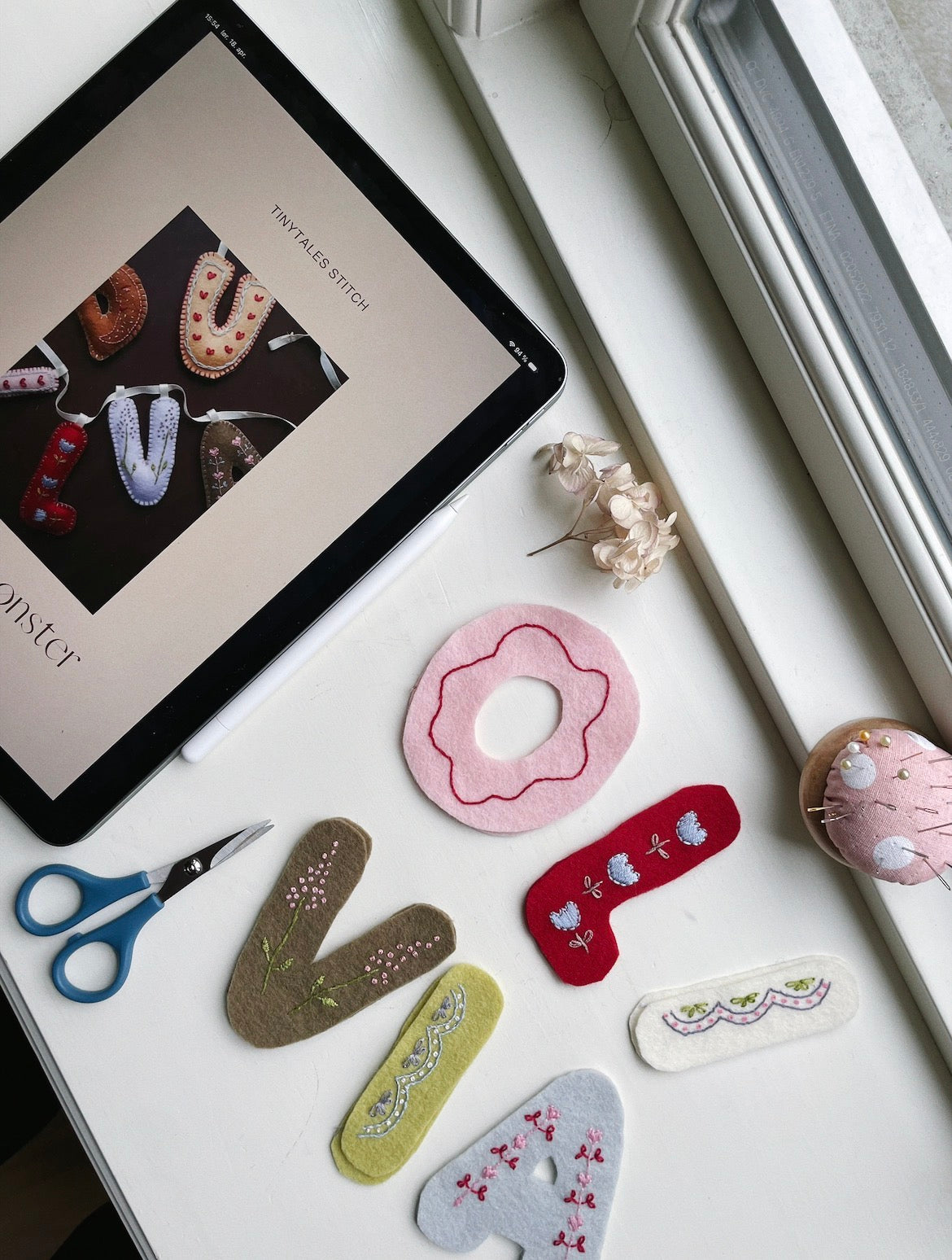 DIY broderikit bokstaver | Personlig navn til barnerom