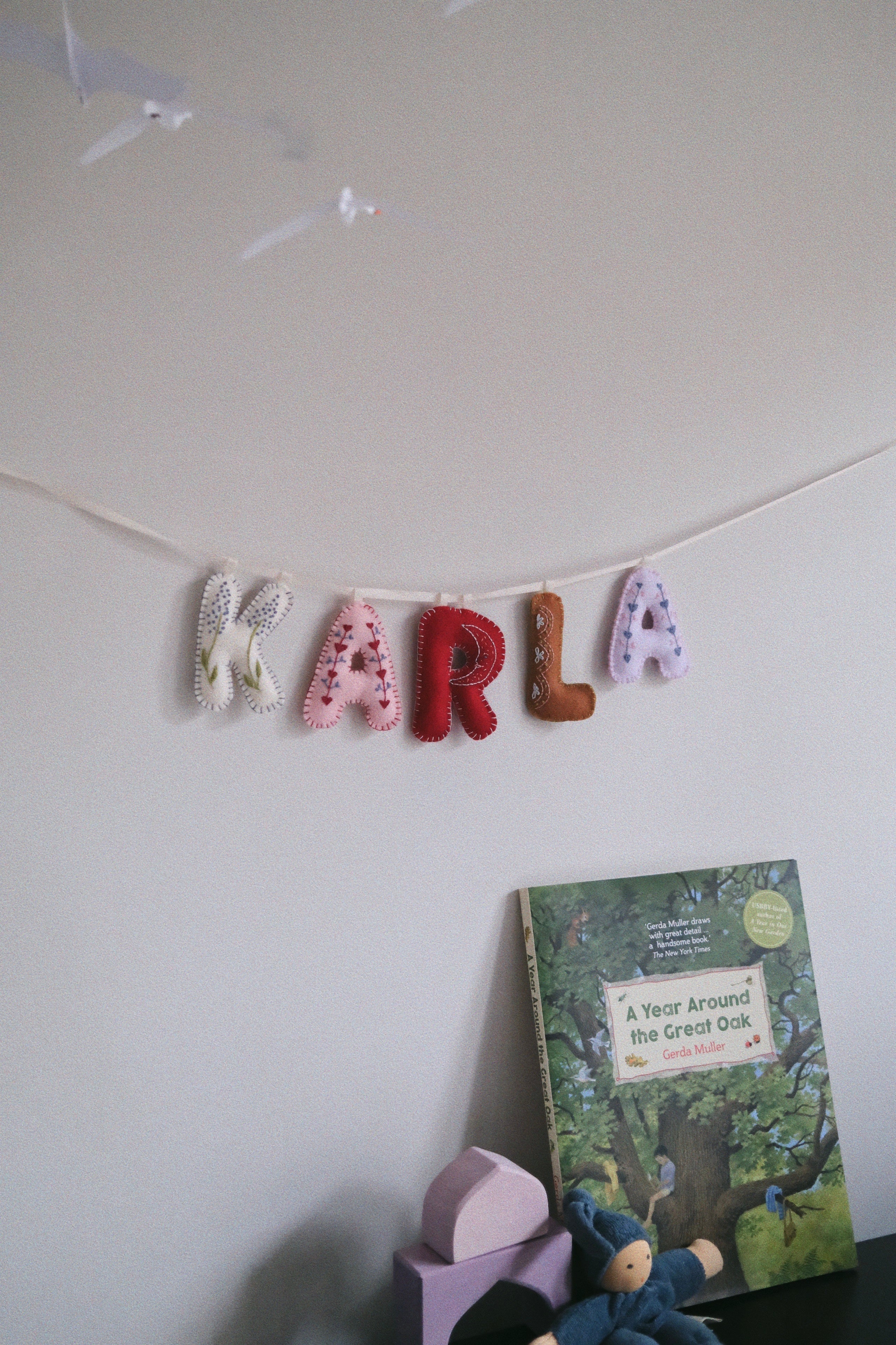 DIY broderikit bokstaver | Personlig navn til barnerom